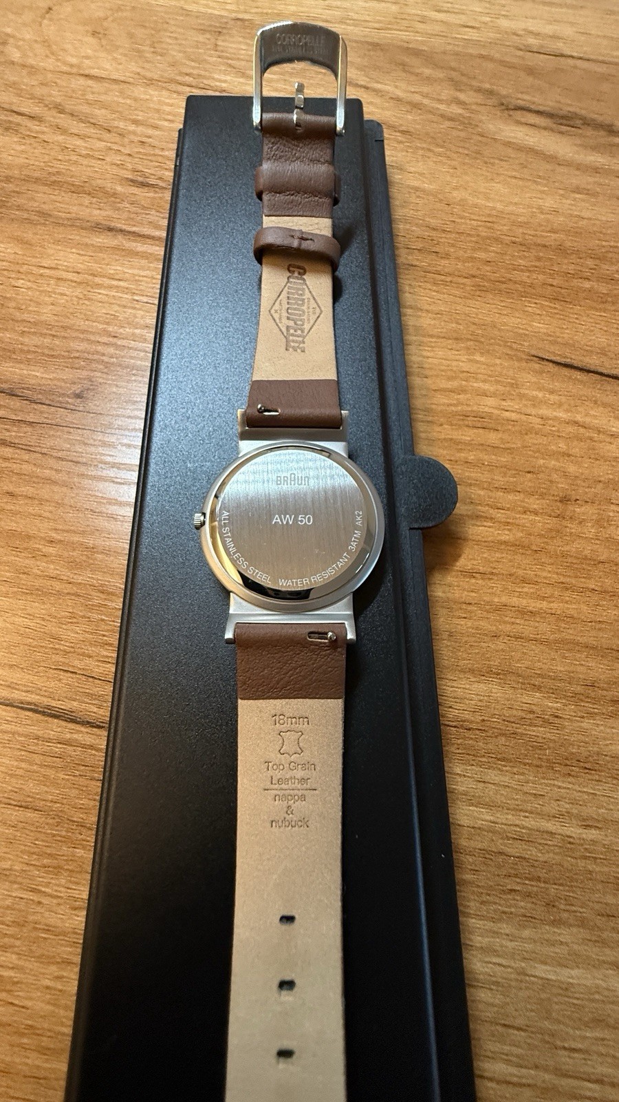 Braun AW 50 – Iconic German minimalism design.