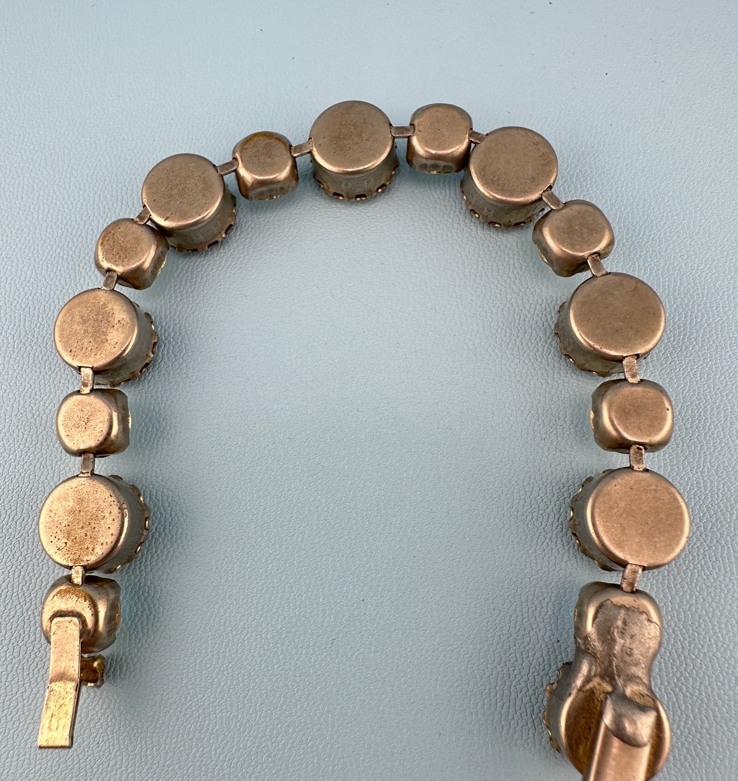 Vintage Rhinestone Bracelet Large Pronged Root Beer Color AB Stones 7″ Cup Chain