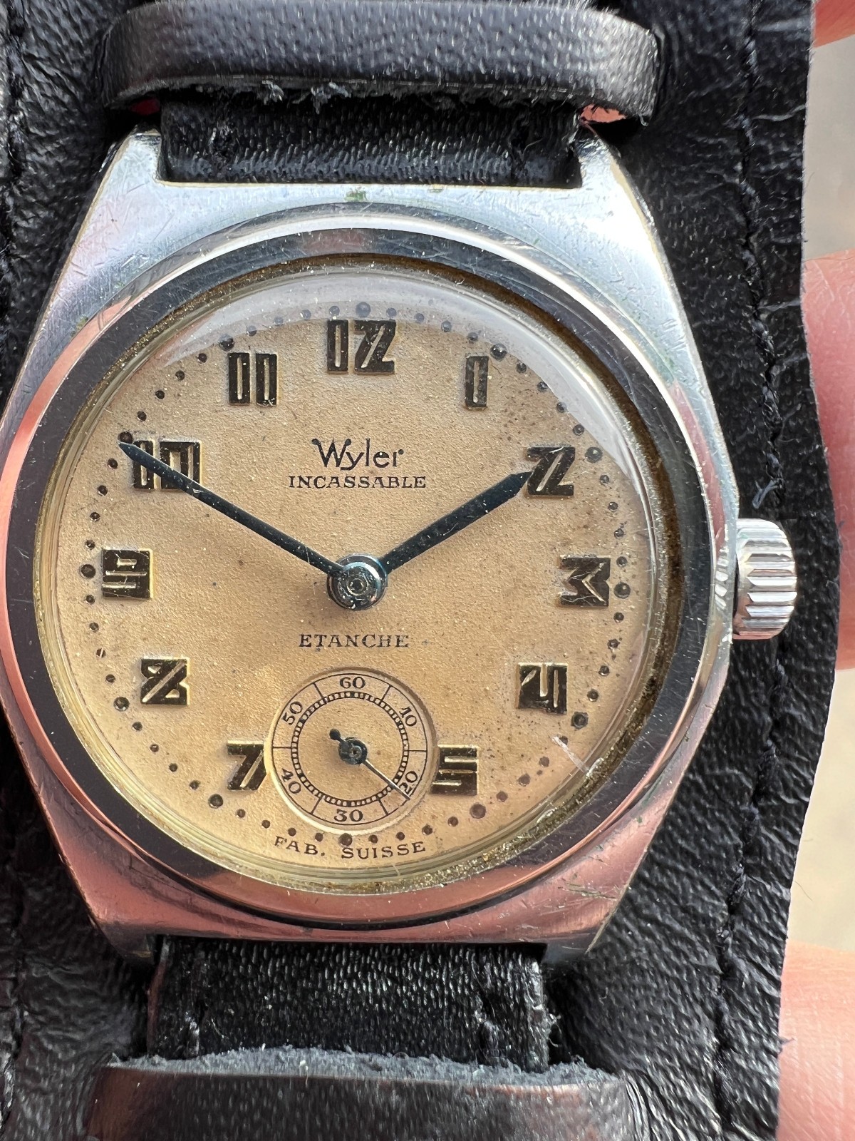 Vintage Wyler rare ww2 Military Etanche watch Deco numbers Tropical dial Works