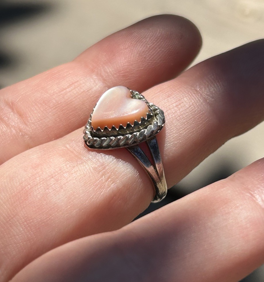 Vintage 925 Sterling Silver + Pink conch Shell Heart Southwestern Ring Sz 5.25