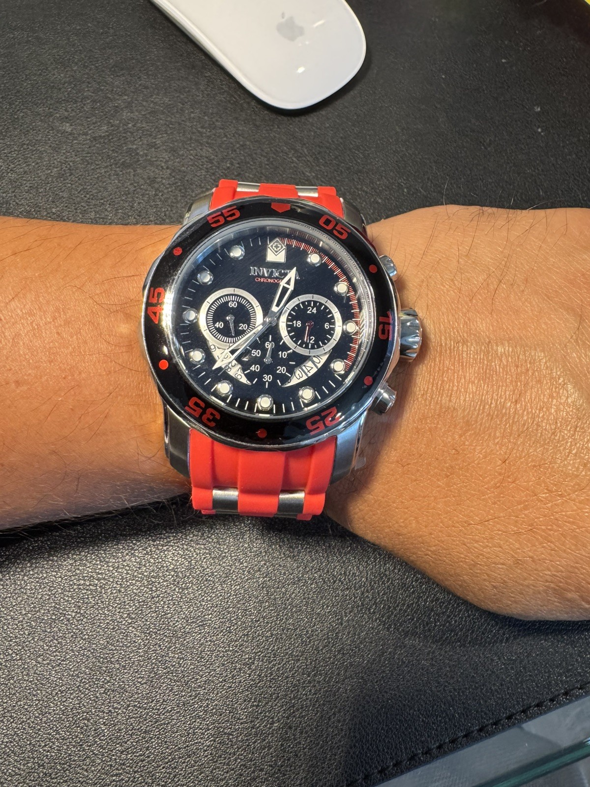 New Invicta Men PRO DIVER CHRONOGRAPH BLACK Dial Silver RED Strap SS Watch