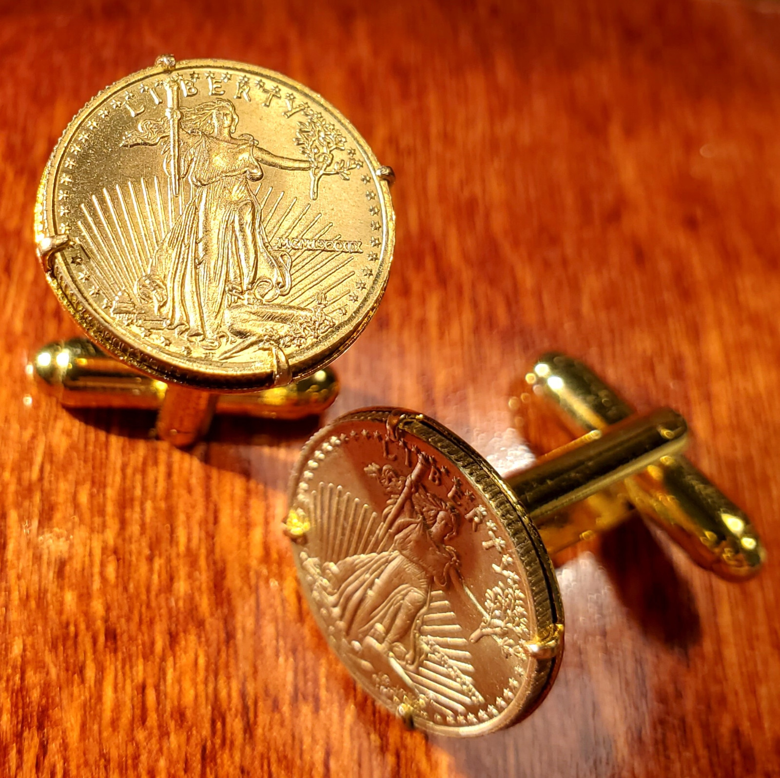 USA Saint-Gaudens Striding Liberty Souvenir Gold Tone Coin Cufflinks + Gift Box