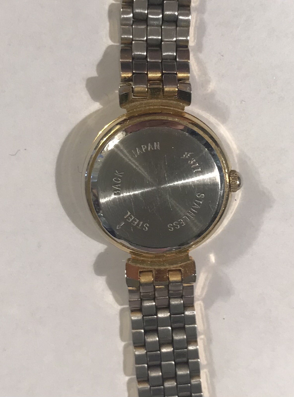 Ladies goldtone watch. E T Quartz, great condition! New Battery.