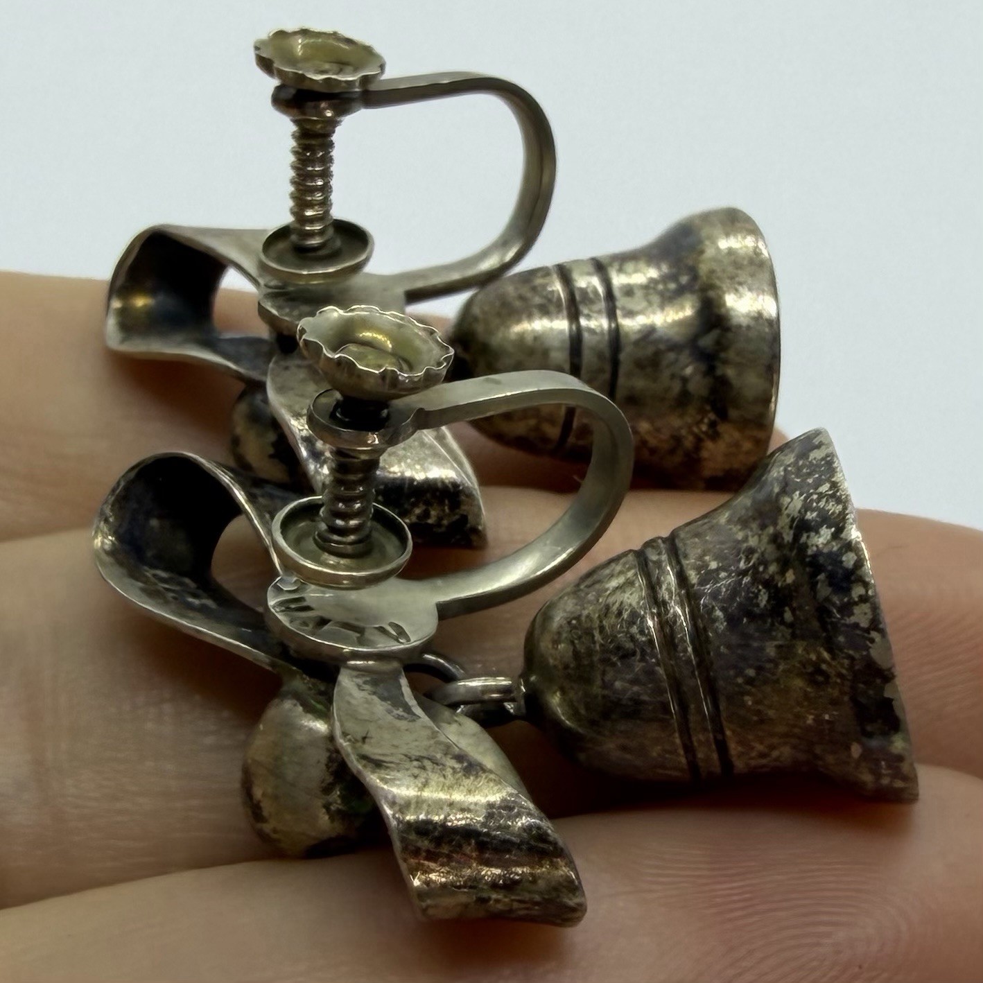 Vtg Damaso Gallegos Sterling Silver Mexico Jingle Bell Bow Earrings Screwback DG