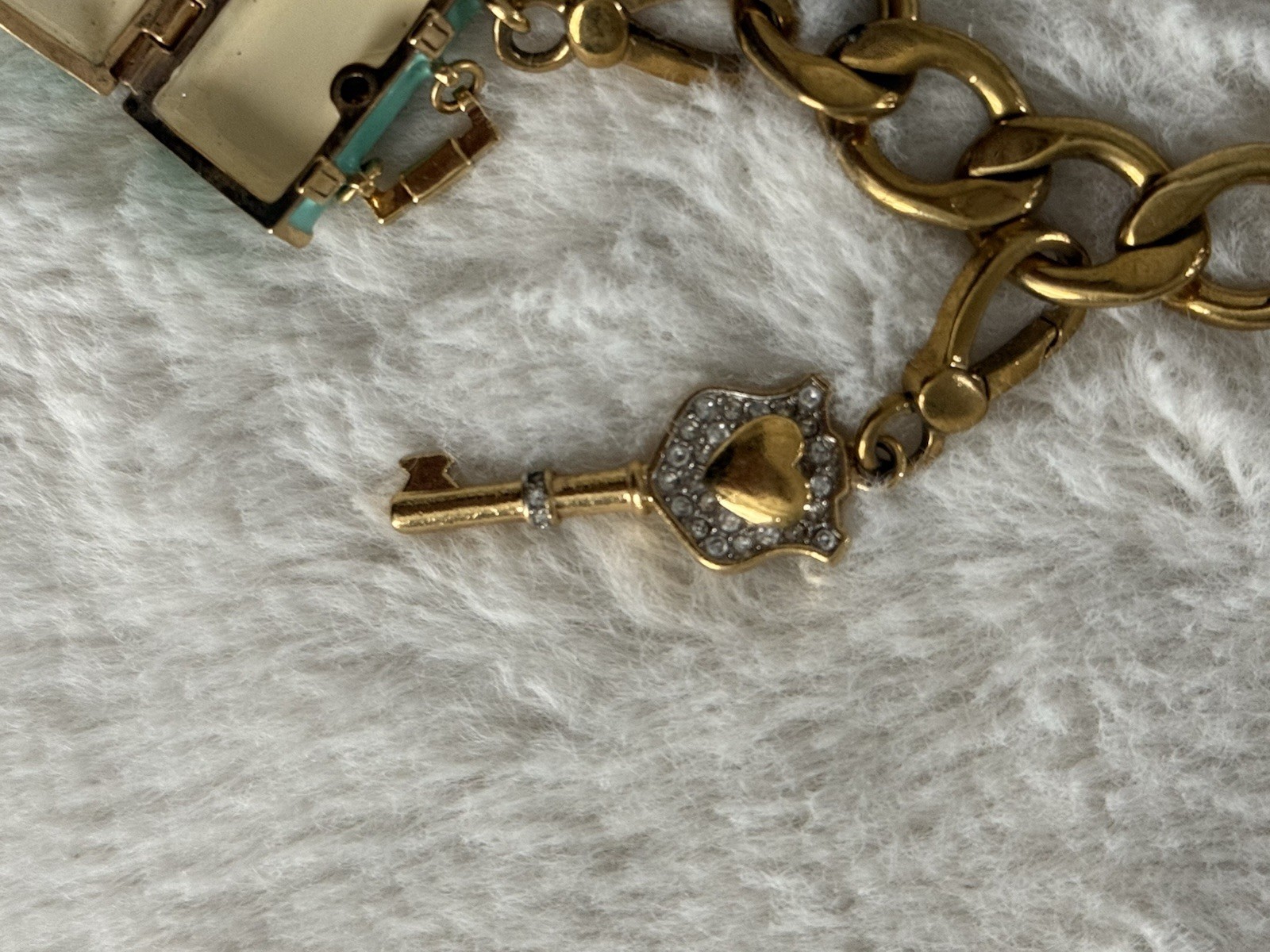 Juicy Couture Gold Tone Curb Link Charm Bracelet Vintage Y2K with 3 Charms