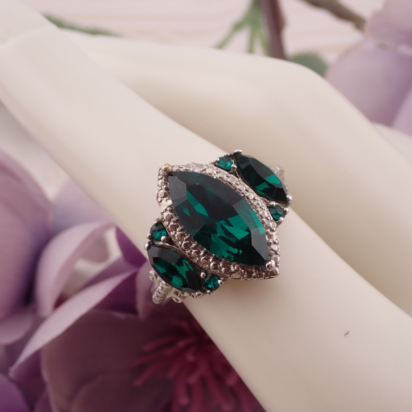VTG Karis STS Green Marquise Crystal w Accents Silver Tone Size 7