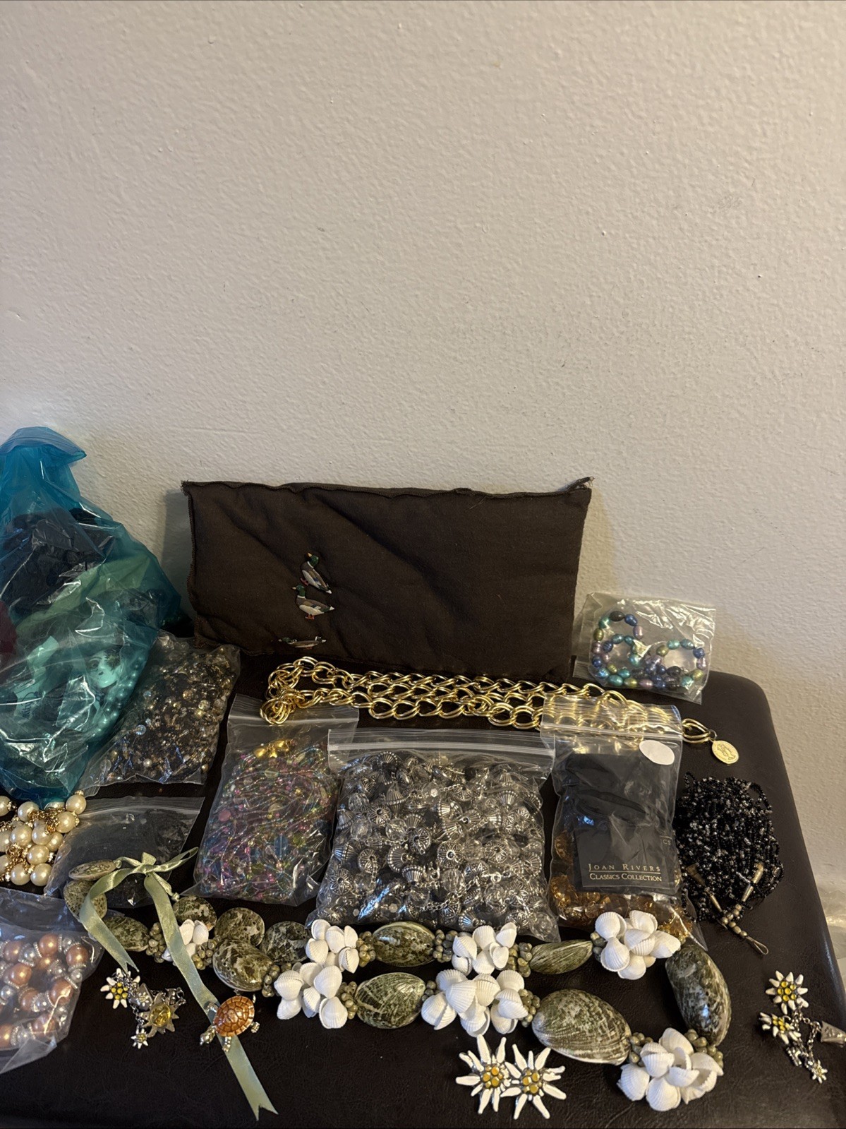 Costume jewelry/ random lot As Pictured + Extras
