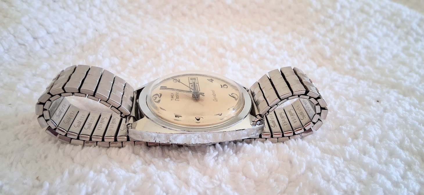 Vintage Timex Electric Dynabeat Mens Watch All Silver Tone With Day-Date SS Band