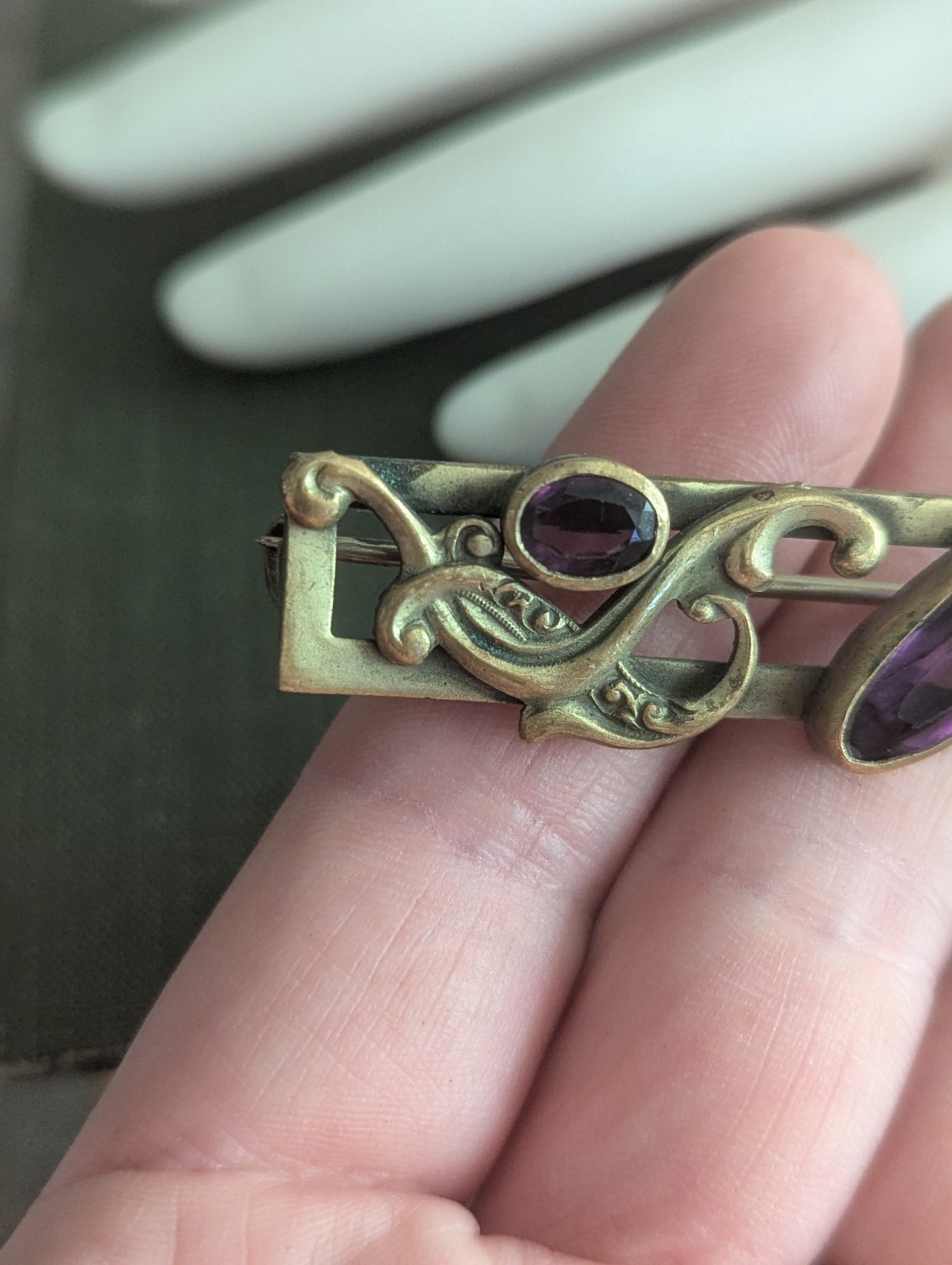 Edwardian Art Nouveau Gold Tone Floral brooch Faux Amethyst Stone Large C Clasp