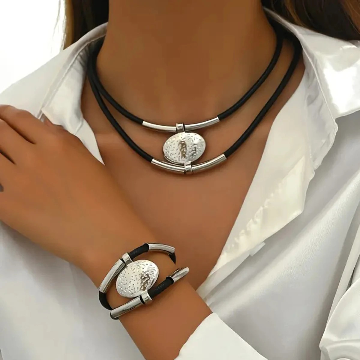 Vintage Oval Metal Faux Leather Necklace Bracelet Fashion Gold Silver Color