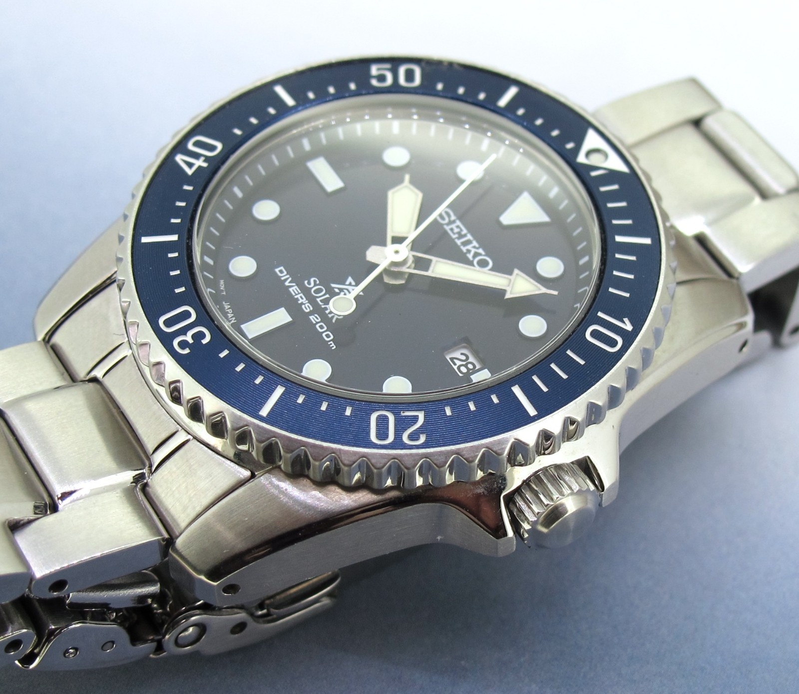 SEIKO Solar Diver`s 200M V147-0CS0 Stainless Steel Quartz Wristwatch 39MM