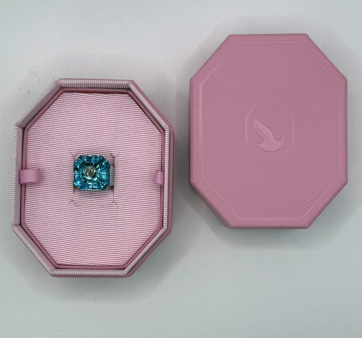 New Swarovski Numina Square Cut Blue Crystal Cocktail Ring – US Size 8.25
