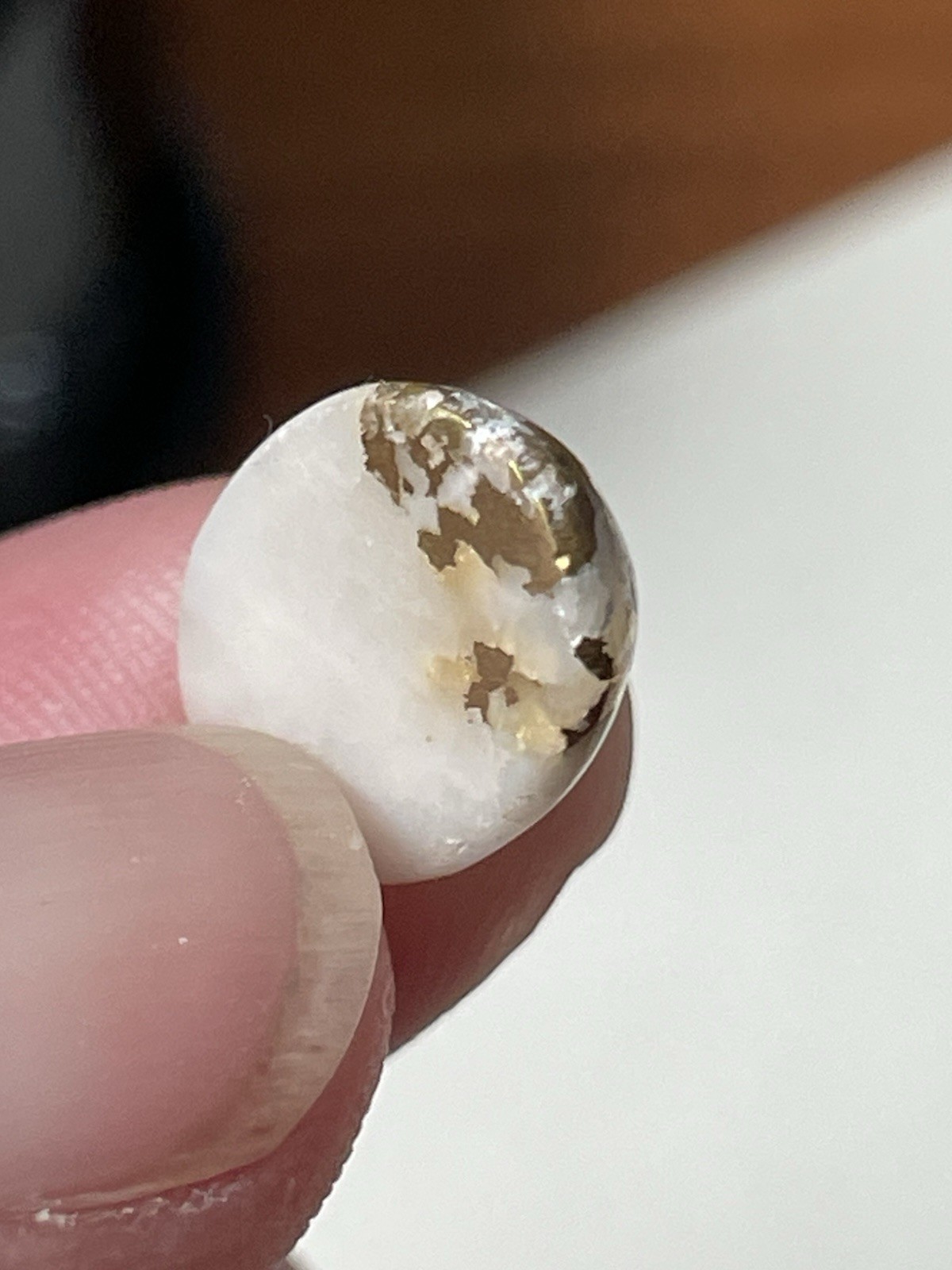 California Gold Vein Quartz Oval Cabochon Natural Gemstone 6.6ct 14.2×9.7×4.6mm