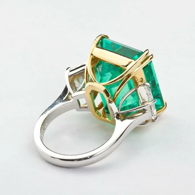 15.Ct Green Emerald Cut Moissanite Stone Engagement Ring 925 Silver 14K Vermeil