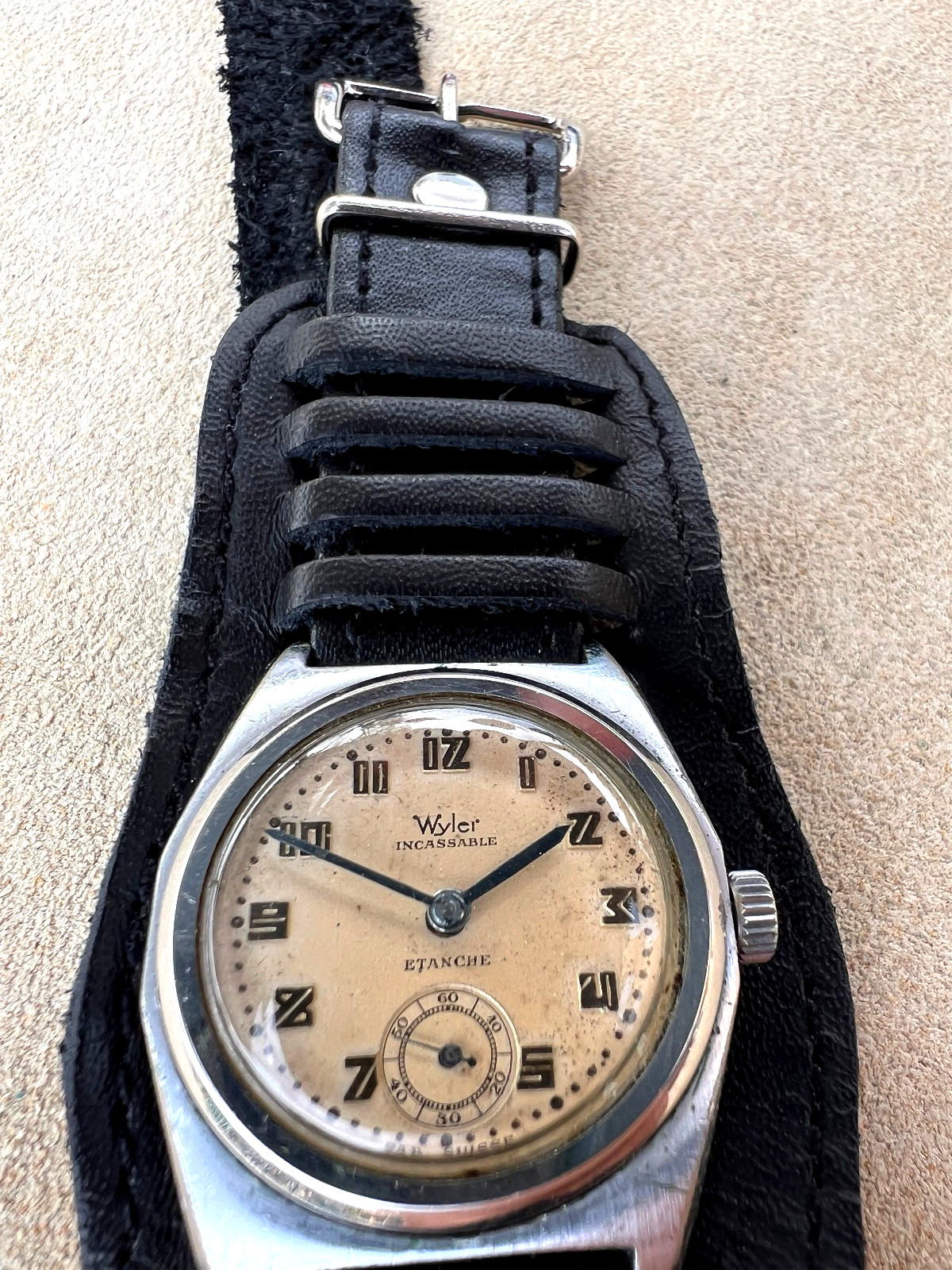Vintage Wyler rare ww2 Military Etanche watch Deco numbers Tropical dial Works