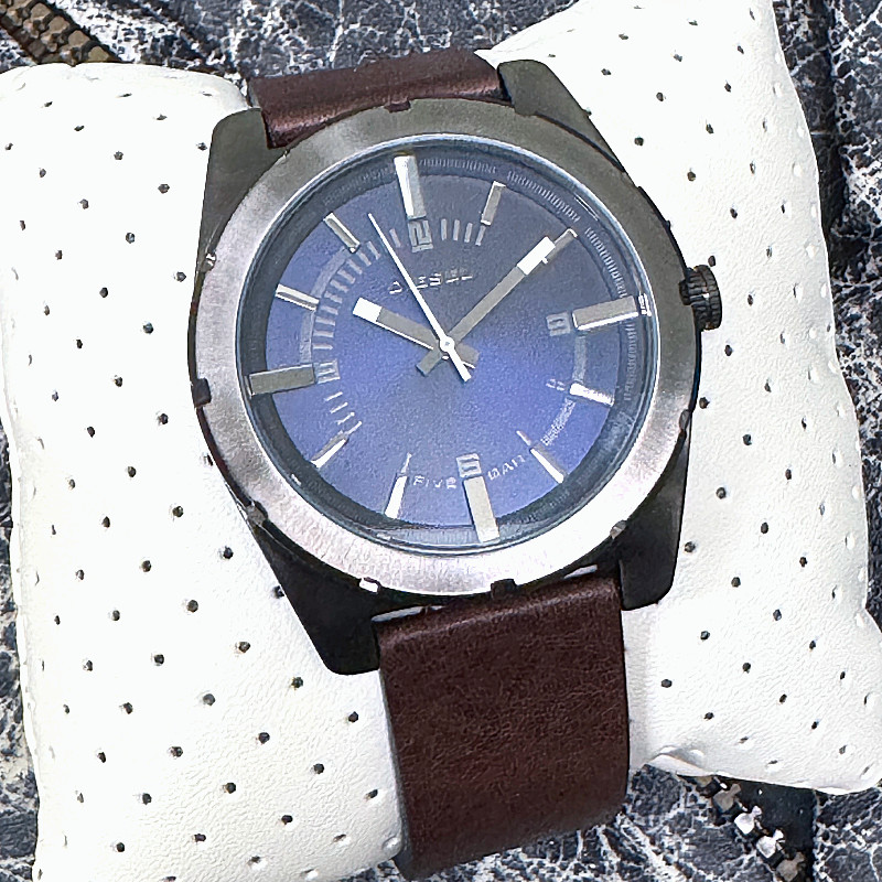 Diesel DZ1598 Men’s Analog Watch