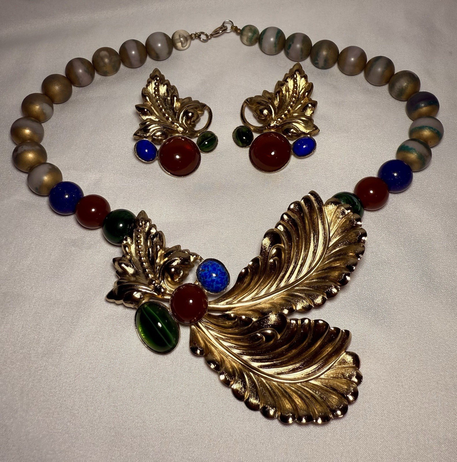 Vintage Mid-20th Century Gold-Toned Leaf & Stones Necklace & Earrings Set
