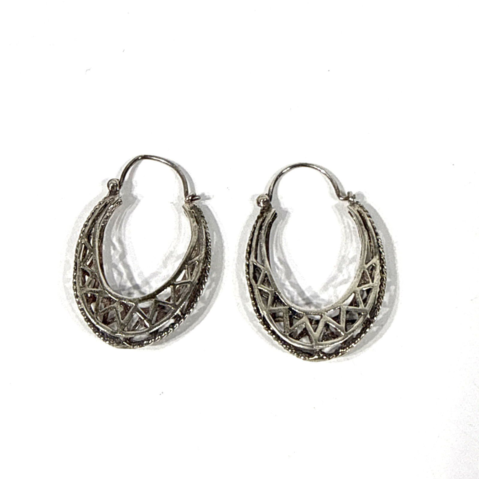 Ladies Silver Hoop Earrings – Classic Polished Hoops, Lightweight Everyday