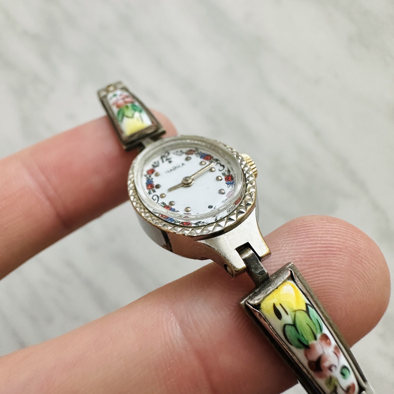 CHAIKA Enamel Stones Women Lady vtg soviet USSR Watch Mechanical Classic Luxury