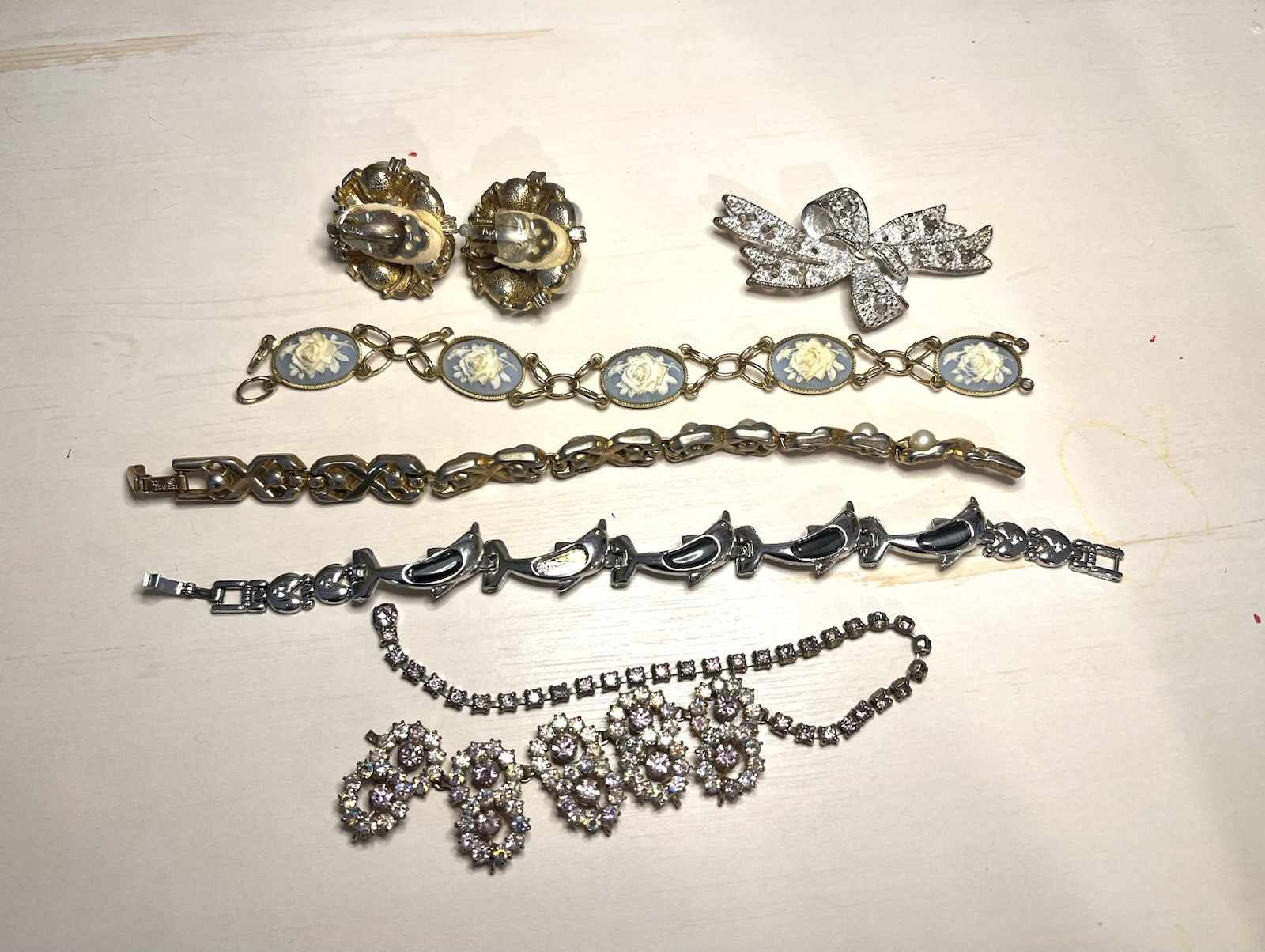 Vintage Lot 6 Jewelry Pieces Damaged Trifari Bracelet Necklace Brooch Earrings