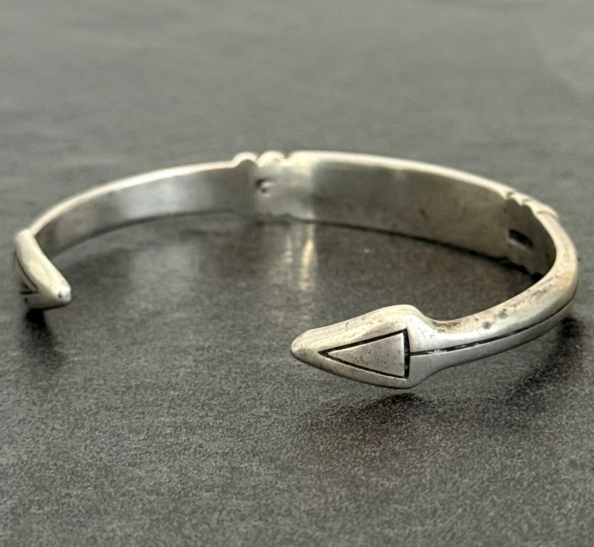 Vintage Navajo REX ABEITA Turquoise Sugilite Inlay ARROW Sterling Bracelet 6.6in