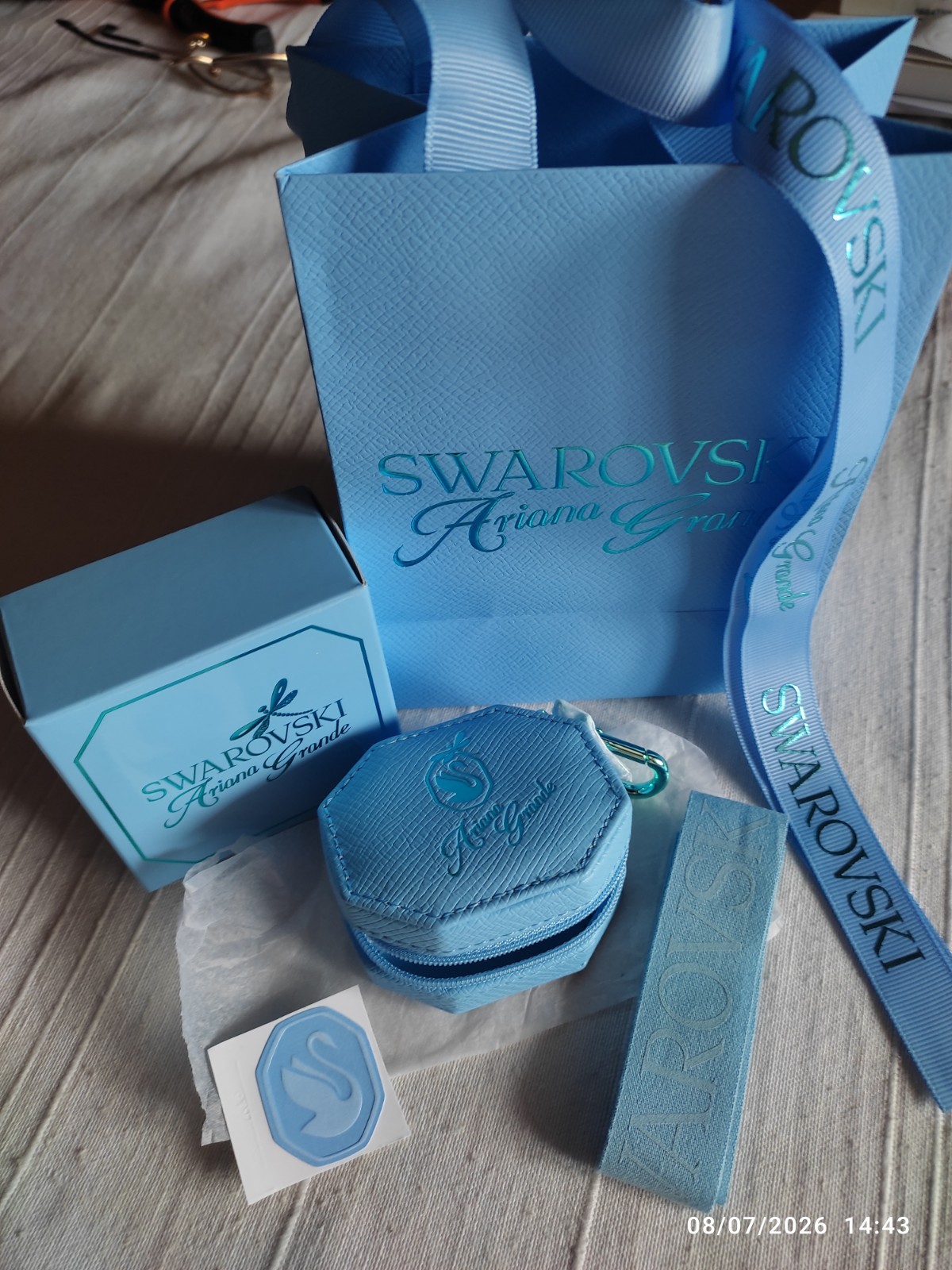 Swarovski By Ariana Grande GWP_Dragonfly Earbuds Pouch #5759596