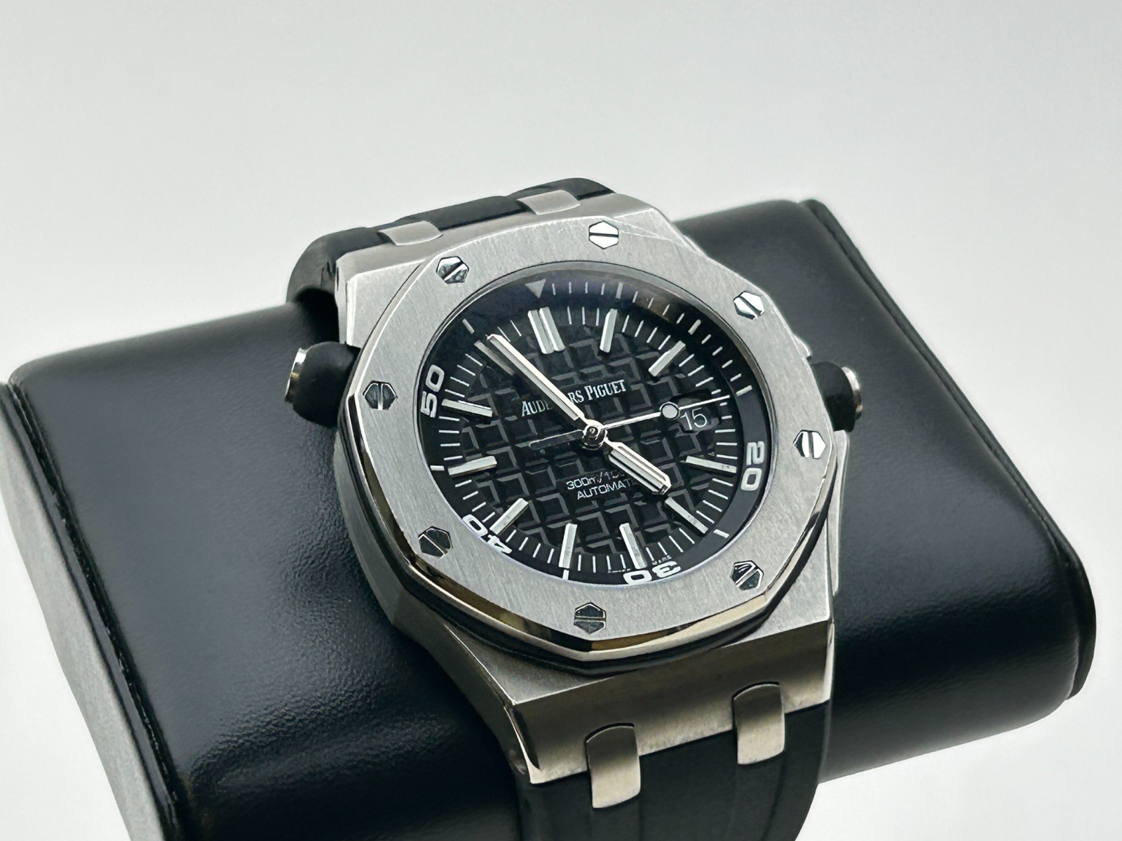 Audemars Piguet Royal Oak Men’s Black Watch – 15710ST.OO.A002CA.01. Full set.