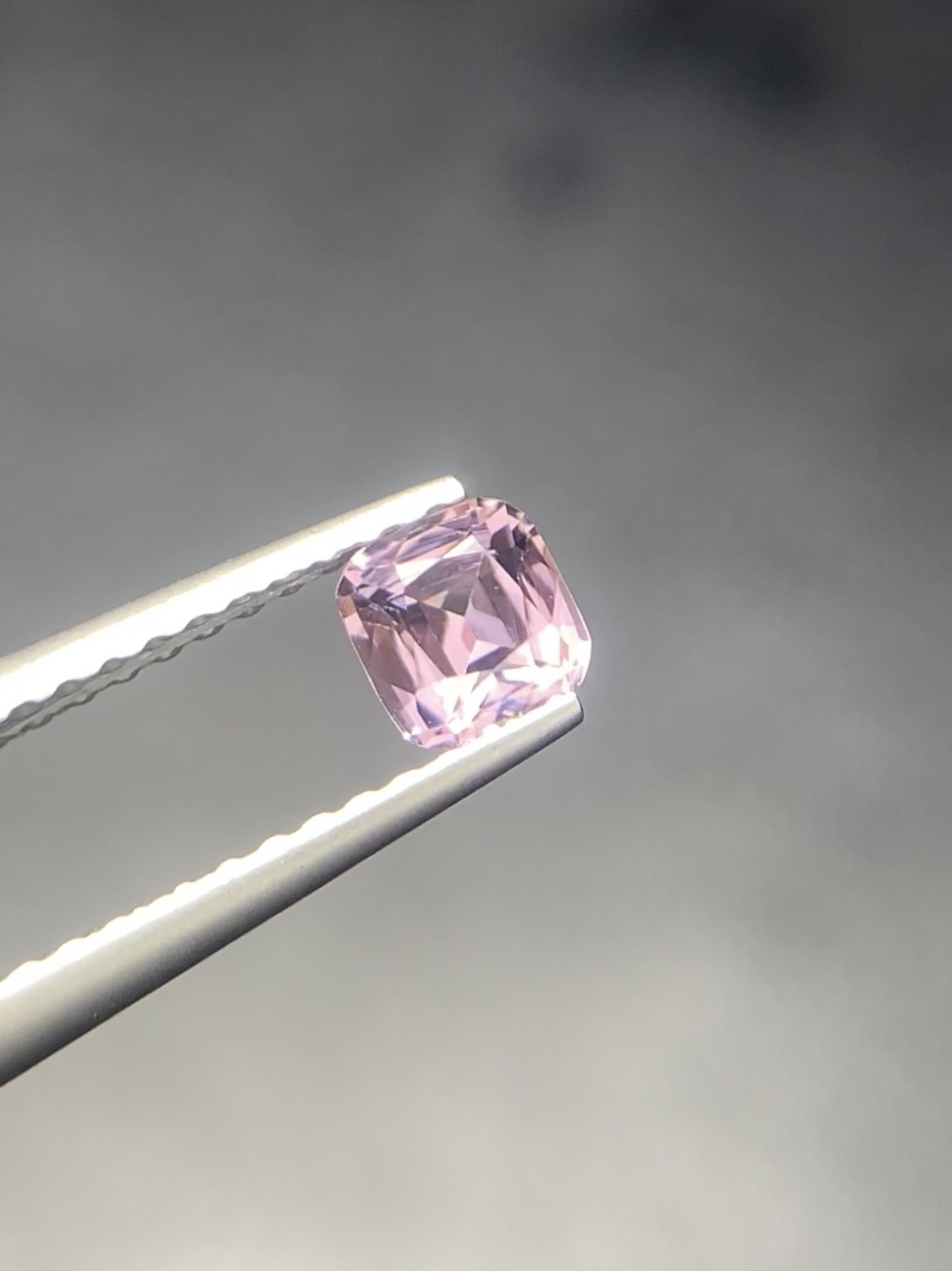 0.33/Ct,Natural Lavender Tajik Pink Spinel ,Cushion shape,H-saturation,E-Clean,