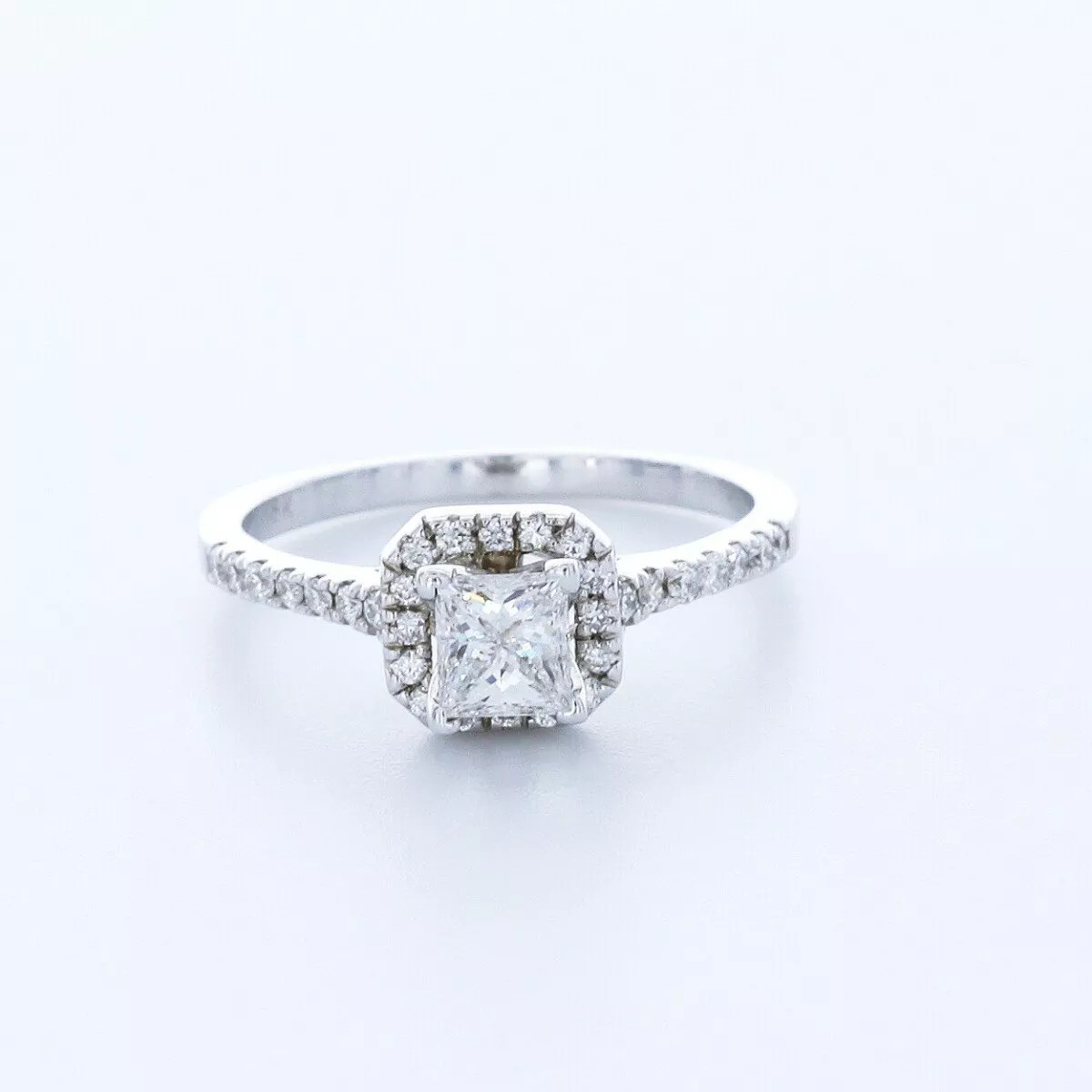 18K White Gold Engagement Ring Halo 1.33 Carat Princess Lab-Grown Diamond F VS1