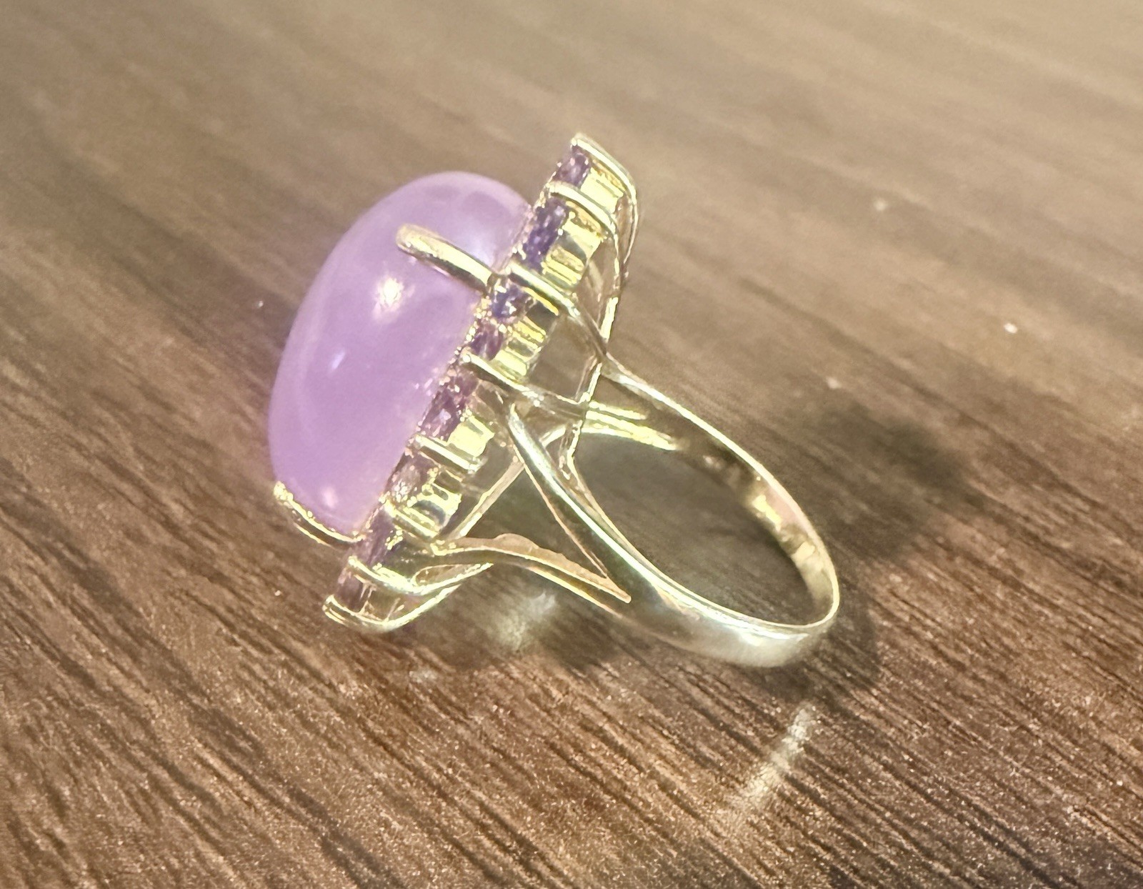 ESTATE PTJ 14K YELLOW GOLD LAVANDER JADE AND AMETHYST RING SIZE 6.5 8.0 grams TW