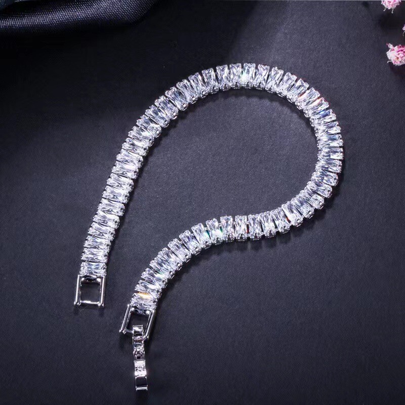 New Simple Luxury Jewelry Shinny White Topaz Gemstone Women Silver Bracelets