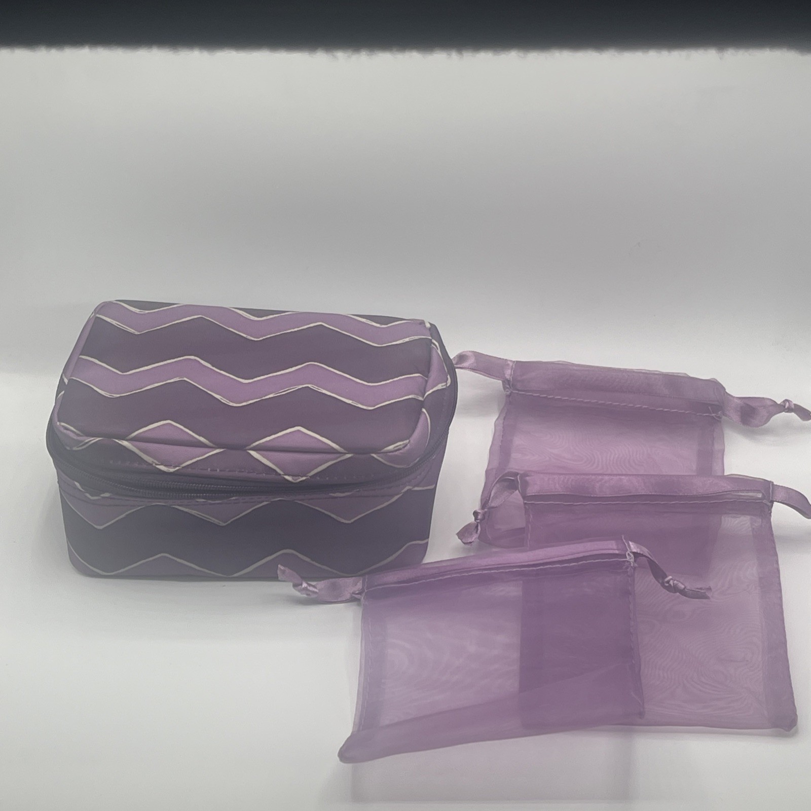 Thirty-One Baubles & Bracelets Jewelry Travel Case Plum Chevron