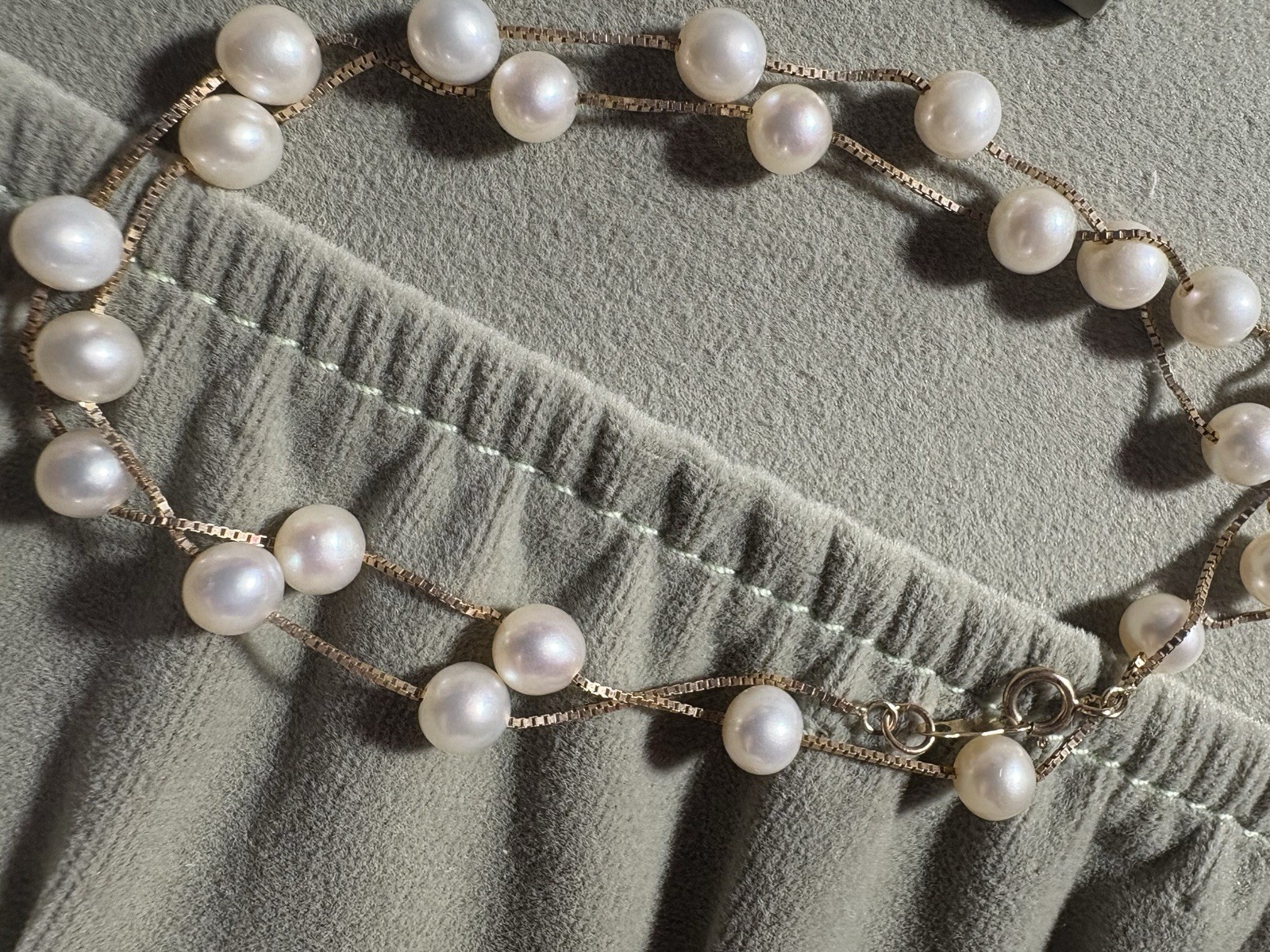 10k Yellow Gold Chain Pearls Necklace Beautiful 6.70G NC 23 Pearls 5.5mm 16”
