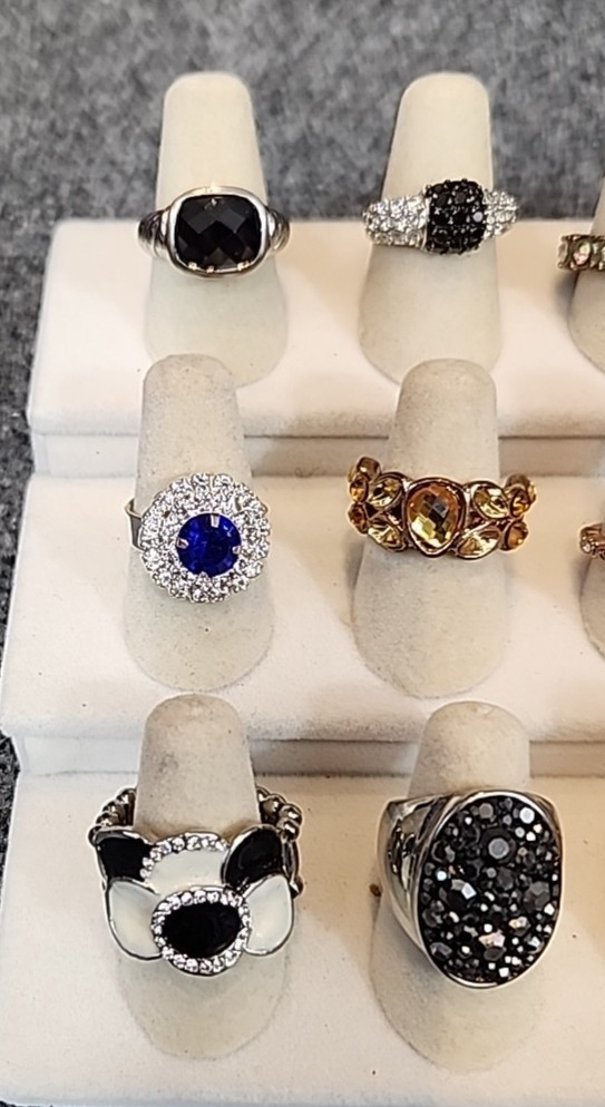 Jewelry 18 Rhinestone Rings Adjustable Sized Stretch Multi-Colored Bands Lot#262