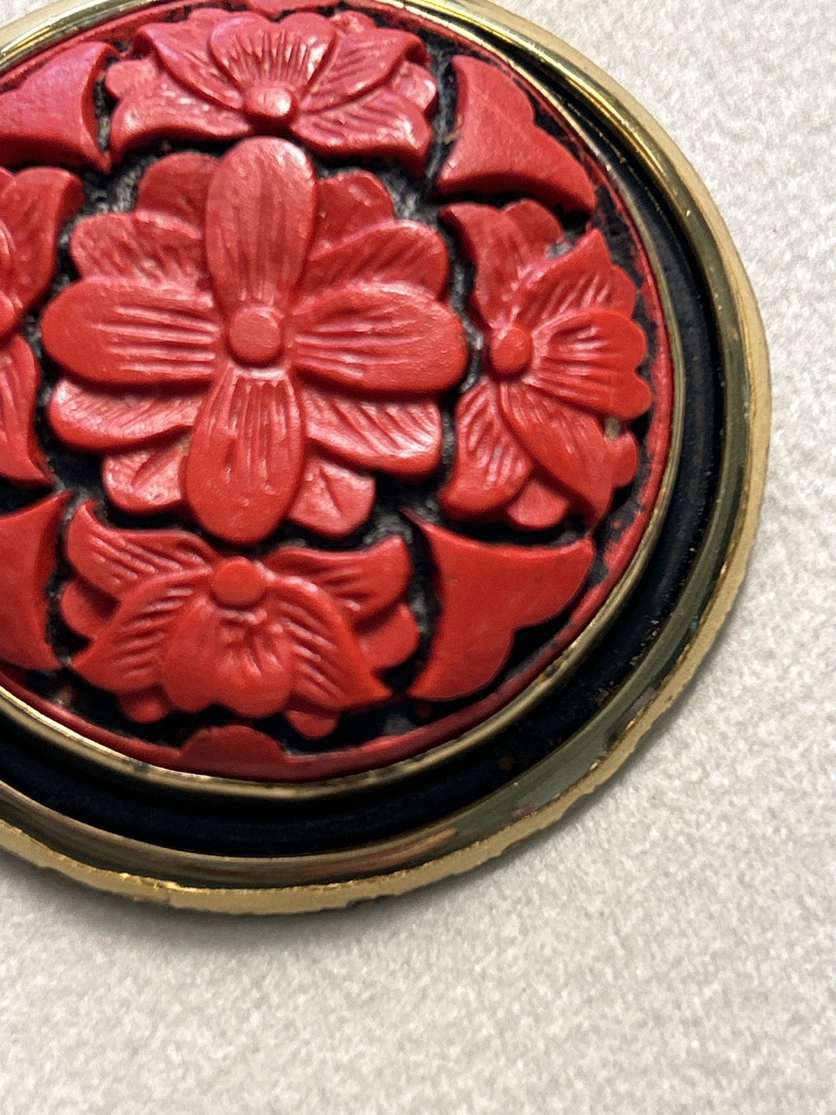Vintage Carved Cinnabar Pendant Necklace Red Floral Medallion Gold Tone 16” 60’s