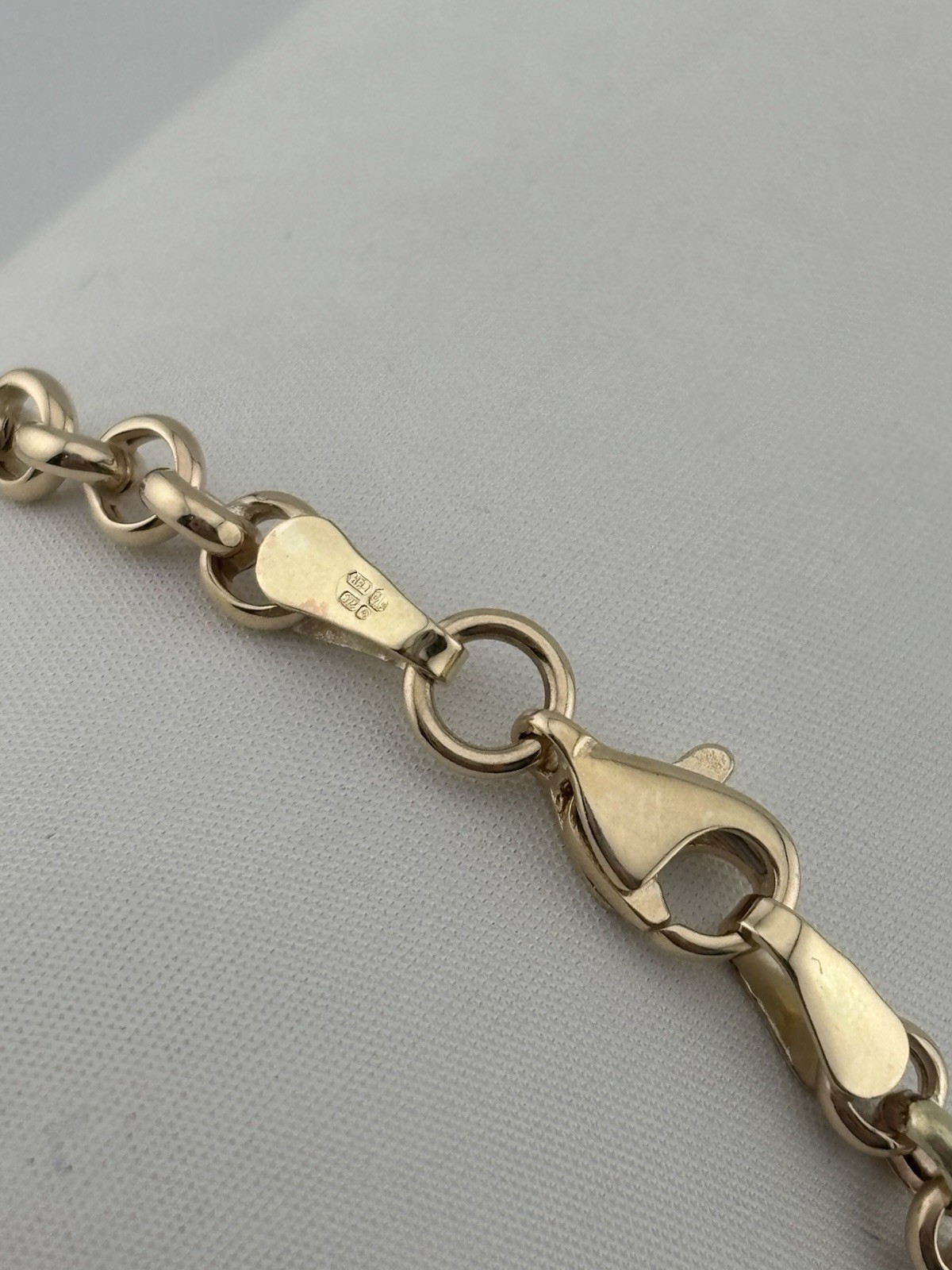 9ct Yellow Gold Figaro/Belcher T Bar 4mm Bracelet 7.5 inch Hallmarked