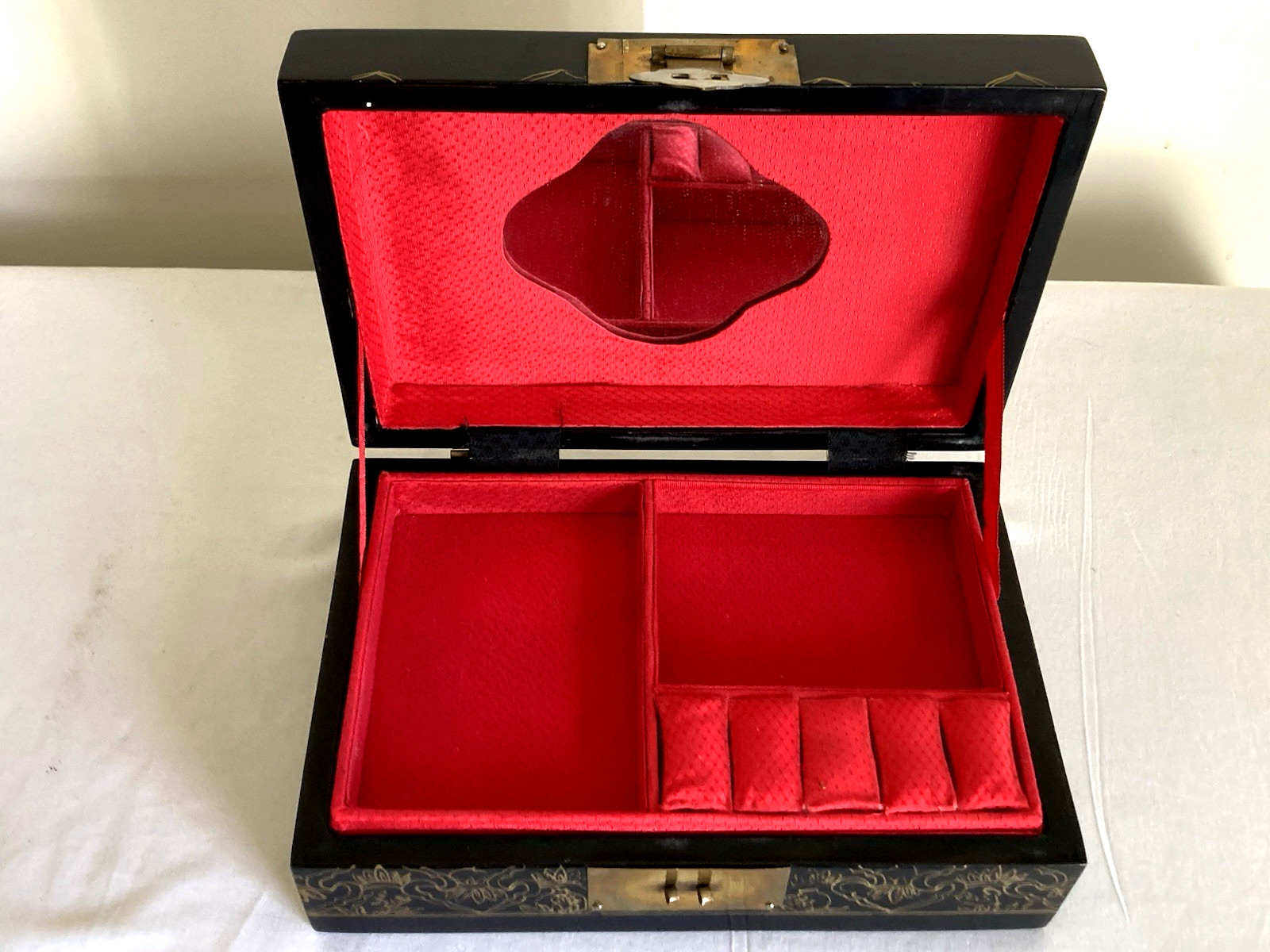 Mid Century Black Lacquer Asia MOP Inlaid Jewelry Box With Removable Tray