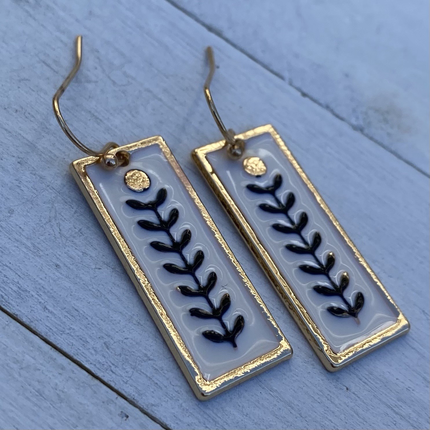 Min Favorit Cream & Black Art Deco Flower Enamel Gold Pl Artisan Earrings