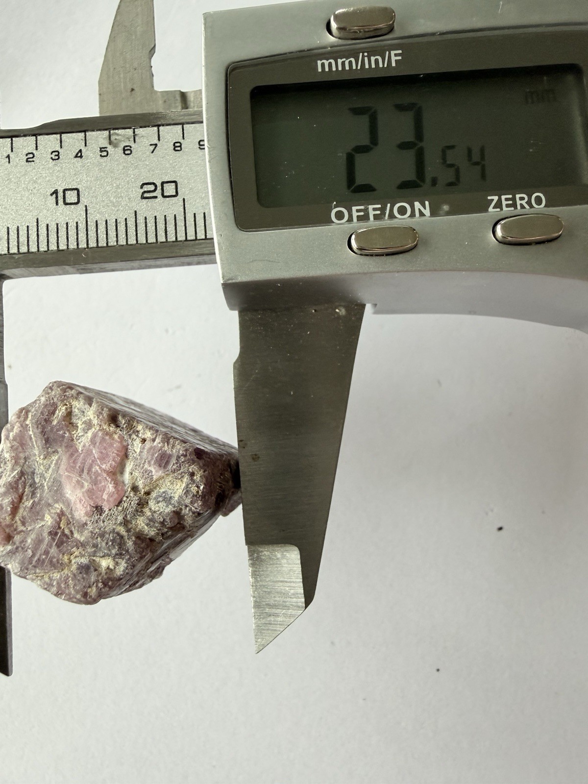 105 Ct Natural Sapphire Corundum