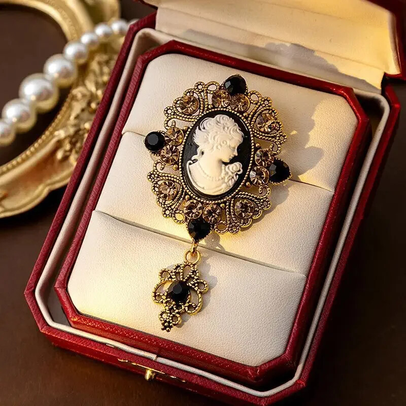 Medieval Beauty Head Brooch Alloy Embossed Emblem Women’s Clothing Accessories