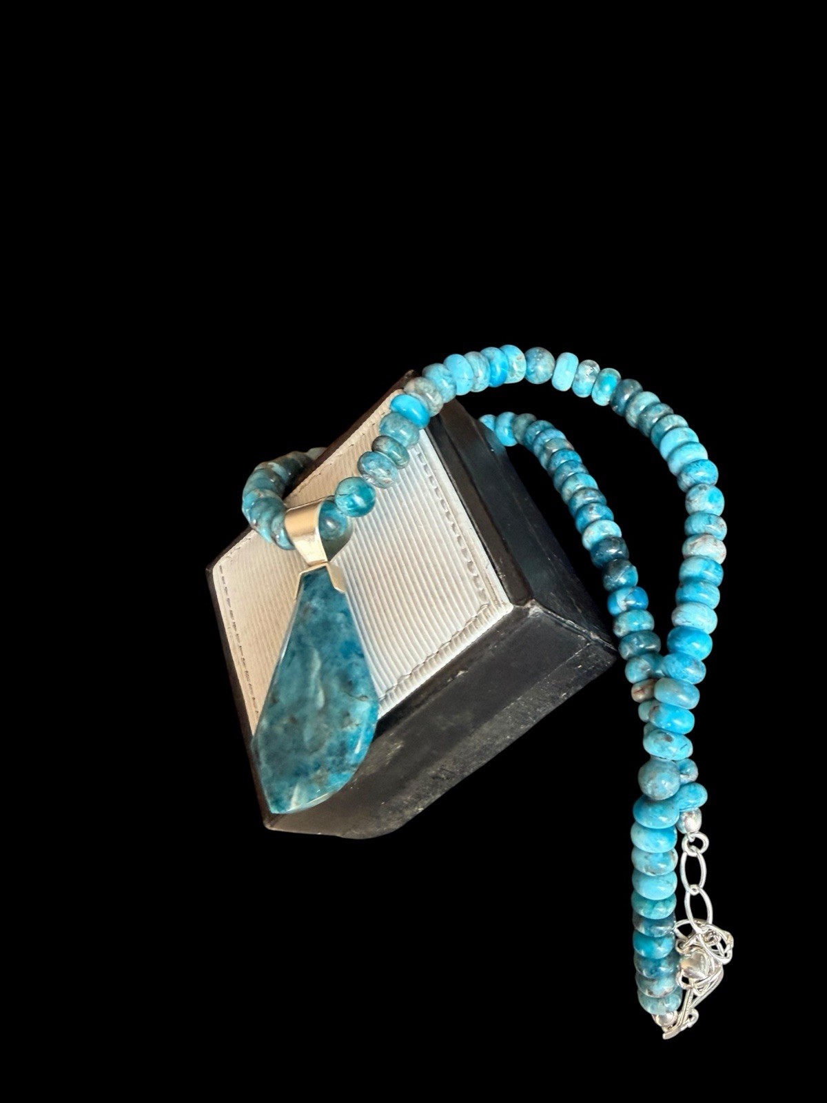 Signed Jay King DTR Sterling Silver Blue Apatite Pendant Beaded Necklace
