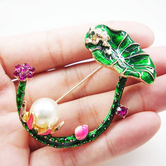 New Fashion Frog Lotus Enamel Brooch Pin Austrian Crystal Pearl Animal Gifts