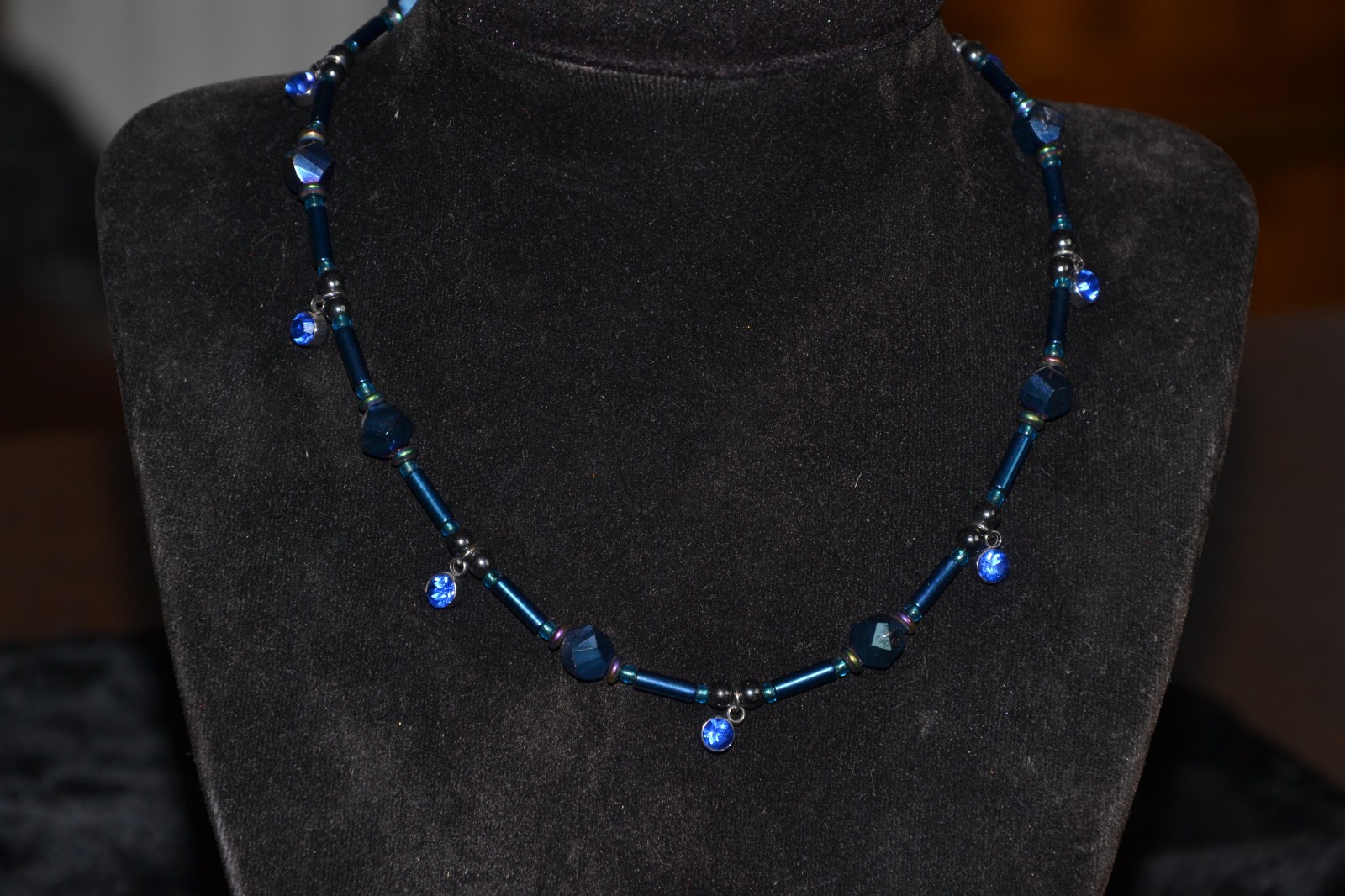 Elegant Ladies Necklace 37cm – Blue Dyed Hematite & Glass Stones – Magnetic Clasp