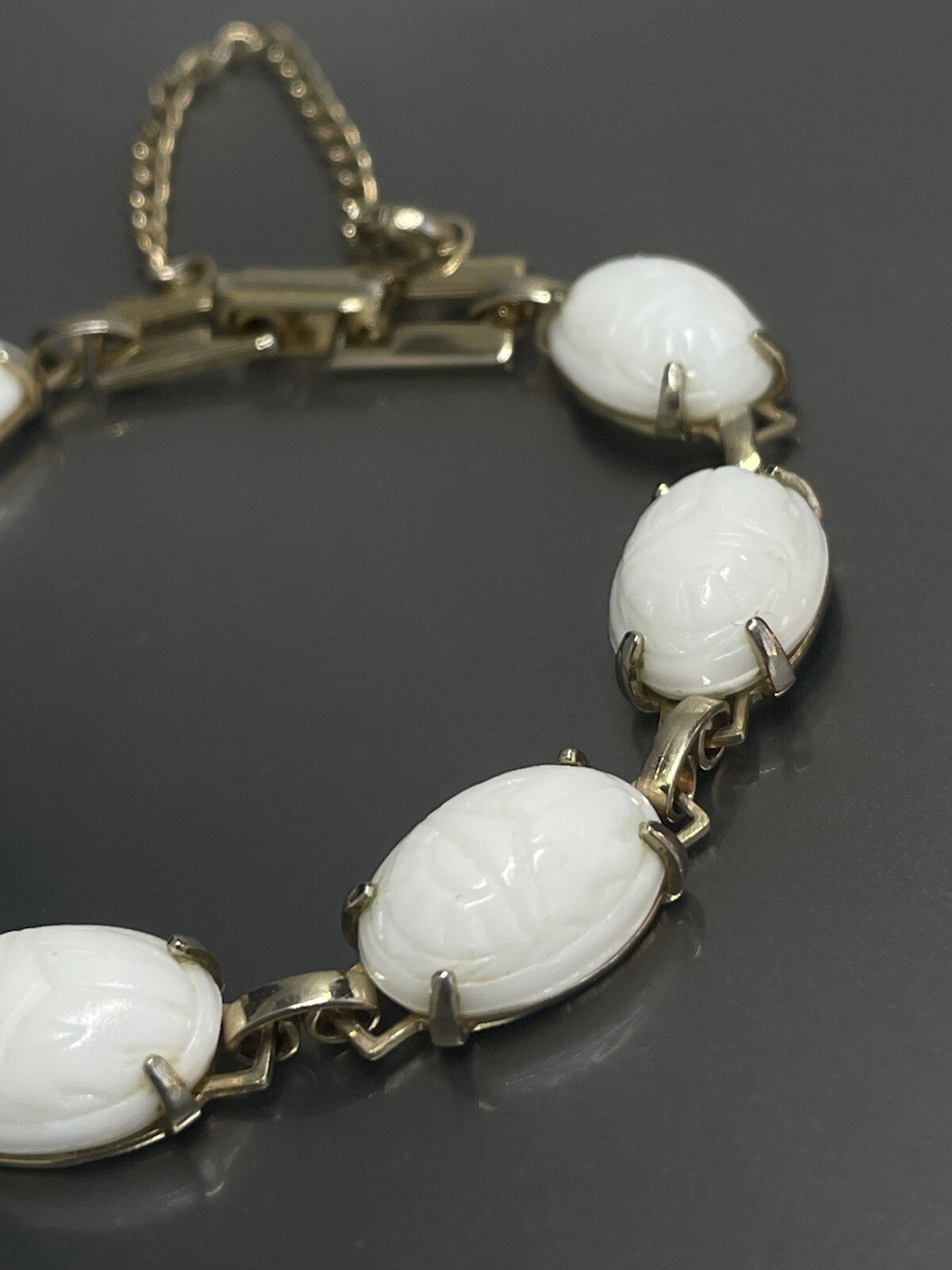Vtg Link Bracelet Gold Tone With Lucite White Scarab Style Safety Chain 7.5 in✨