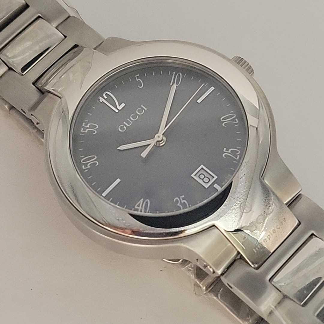 Gucci 8900M 35mm New and Chic