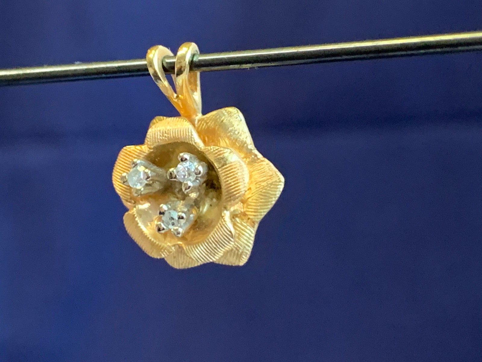 14K Yellow Gold Diamond Flower Pendant 3.29g Fine Jewelry Rose Charm *READ*
