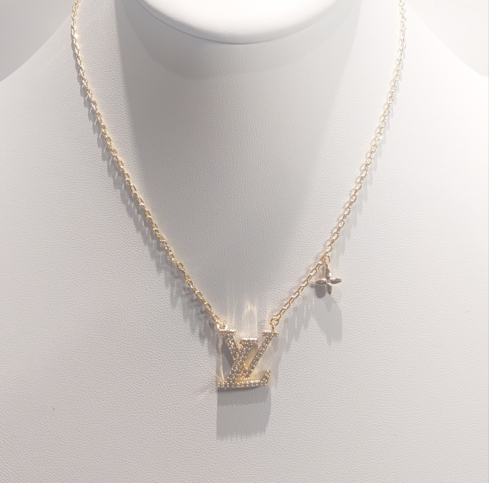 LOUIS VUITTON CRYSTAL NECKLACE – Box & Dust Pouch Included