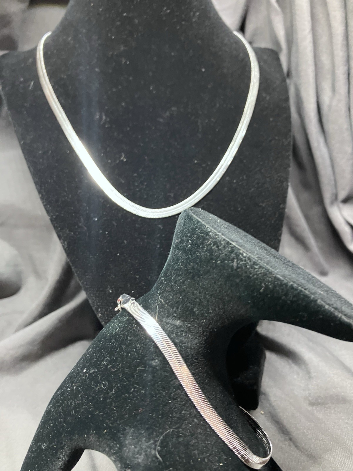 Womens Sterling silver 925 18 in Herringbone necklace & 8 in Bracelet set