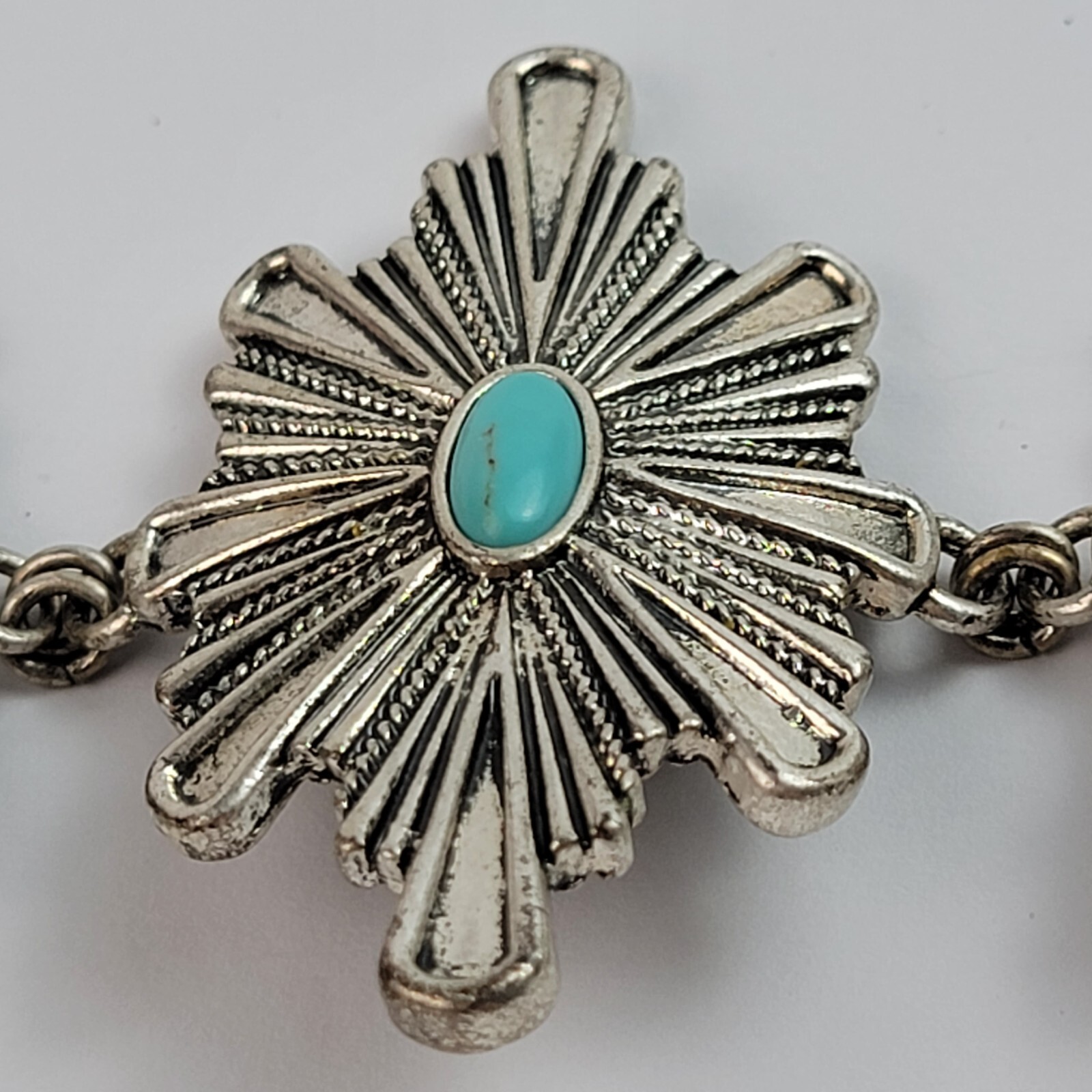 Lucky Brand Silver-Tone Turquoise Bead Chunky Native American Style Bracelet 7″