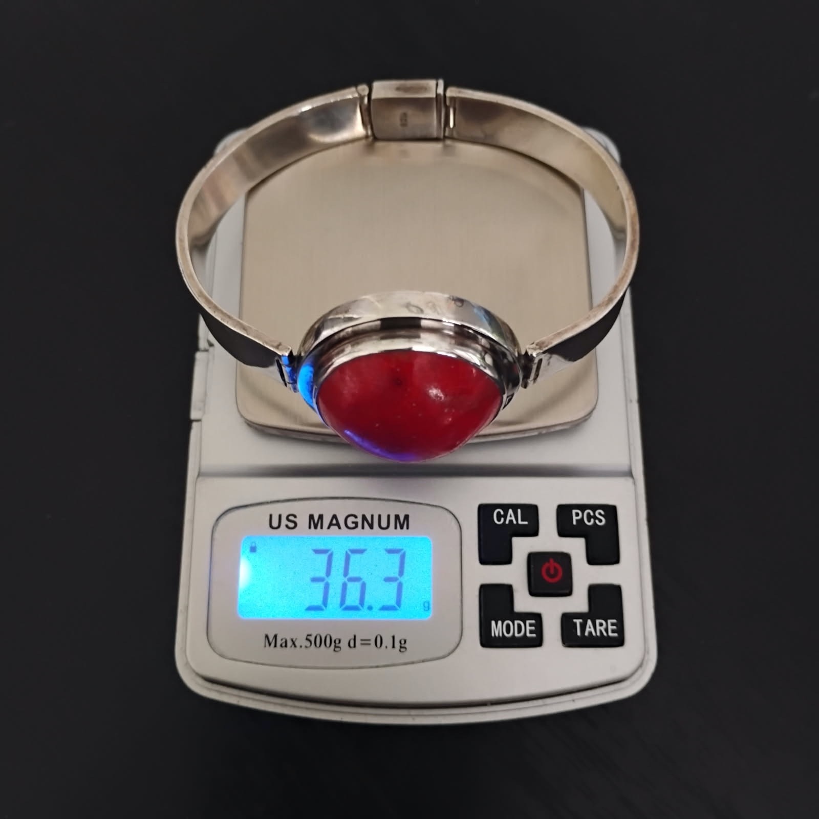 Vintage Modernist sterling silver 925 Coral cabochon Heavy bracelet 36.3g hinged